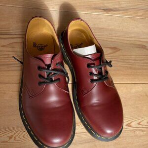 Dr. Martens, cherry red